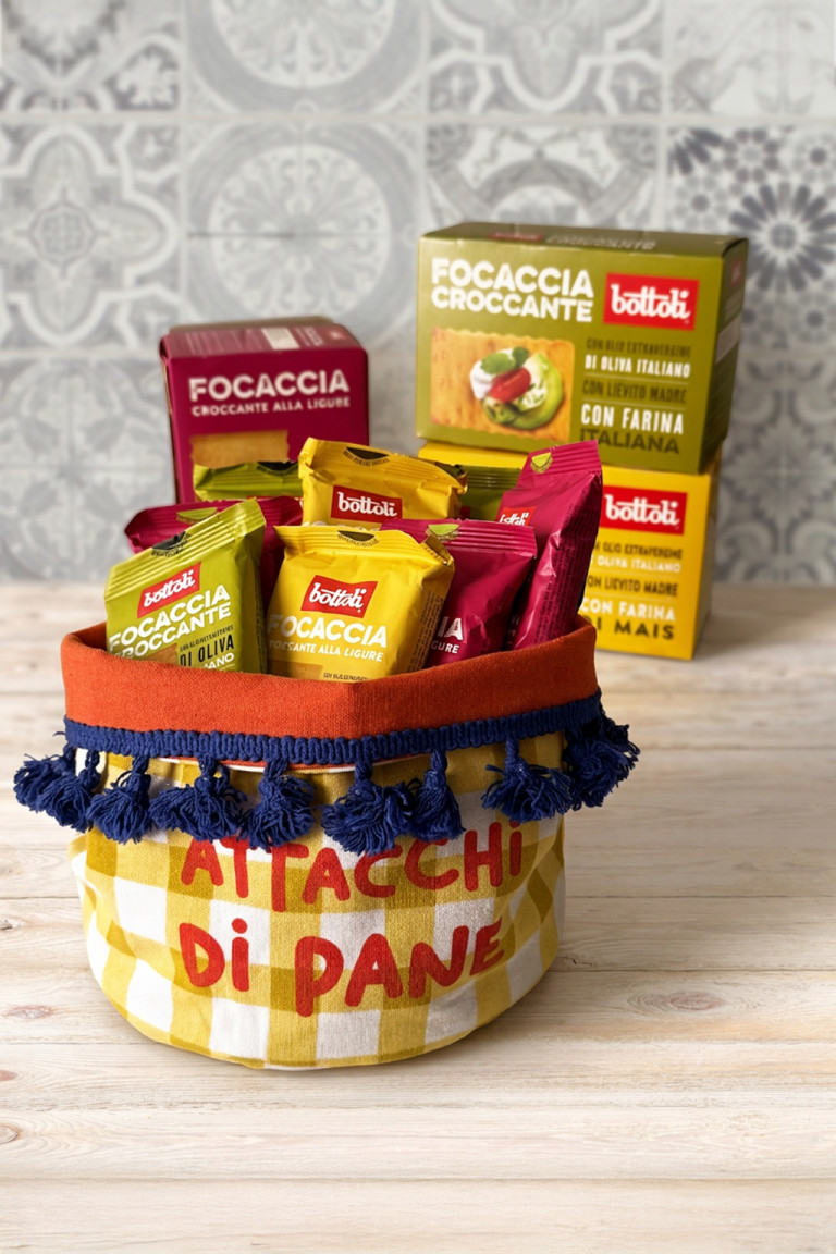 BOX Attacchi di pane 1024x1536_ambientata.jpg